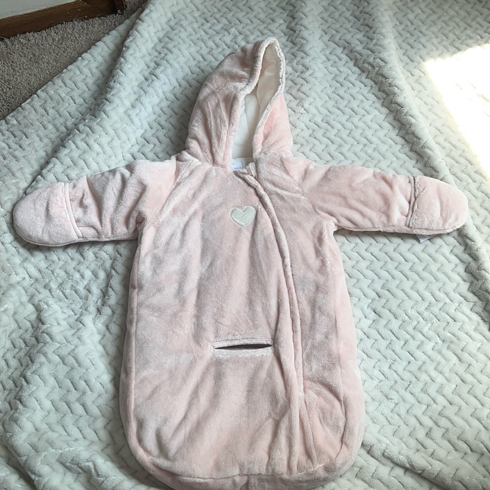 Carter Baby Girl Bunting 0-6 months NWT